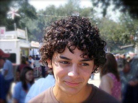 Aaron Gilbert Elizondo - Photo 2