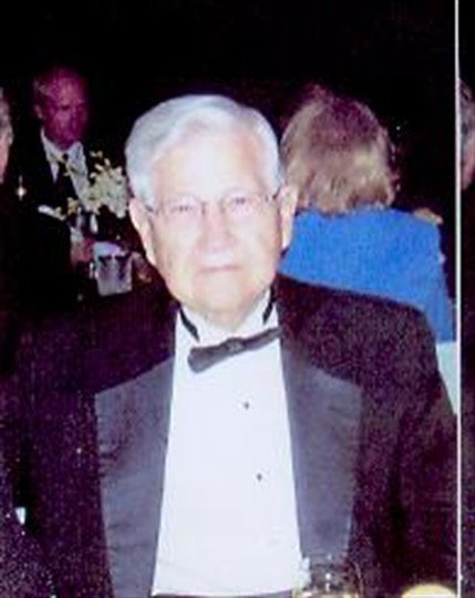 Pete E. Lyday - Photo 2