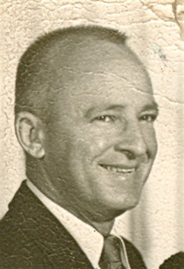 Charles Simon, Jr. - Photo 2