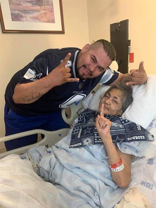 Rebecca Roland - Photo 6