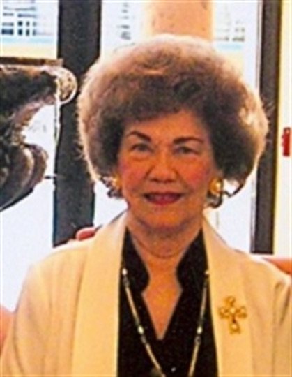 Ana Claire English - Photo 2