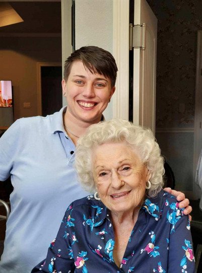 Maxine Lila Lovelace - Photo 2