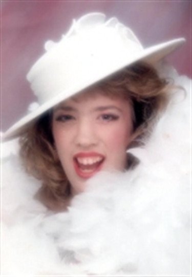 Anna Lisa Jones - Photo 2