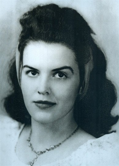 Billie Louise Bourgeois - Photo 2