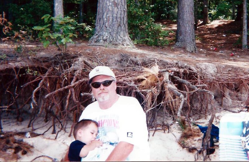 Hugh Thomas Weatherly - Photo 2