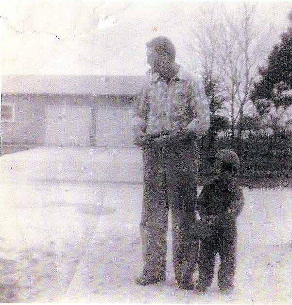 Hugh Thomas Weatherly - Photo 5