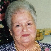 Hazel Hooks - Photo 2