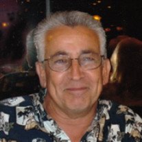 Steve Flores - Photo 3