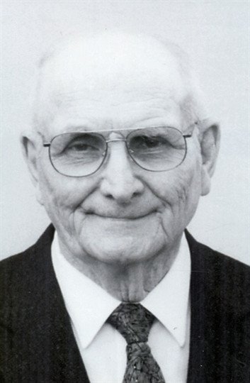 Curtis G. Whitman - Photo 3